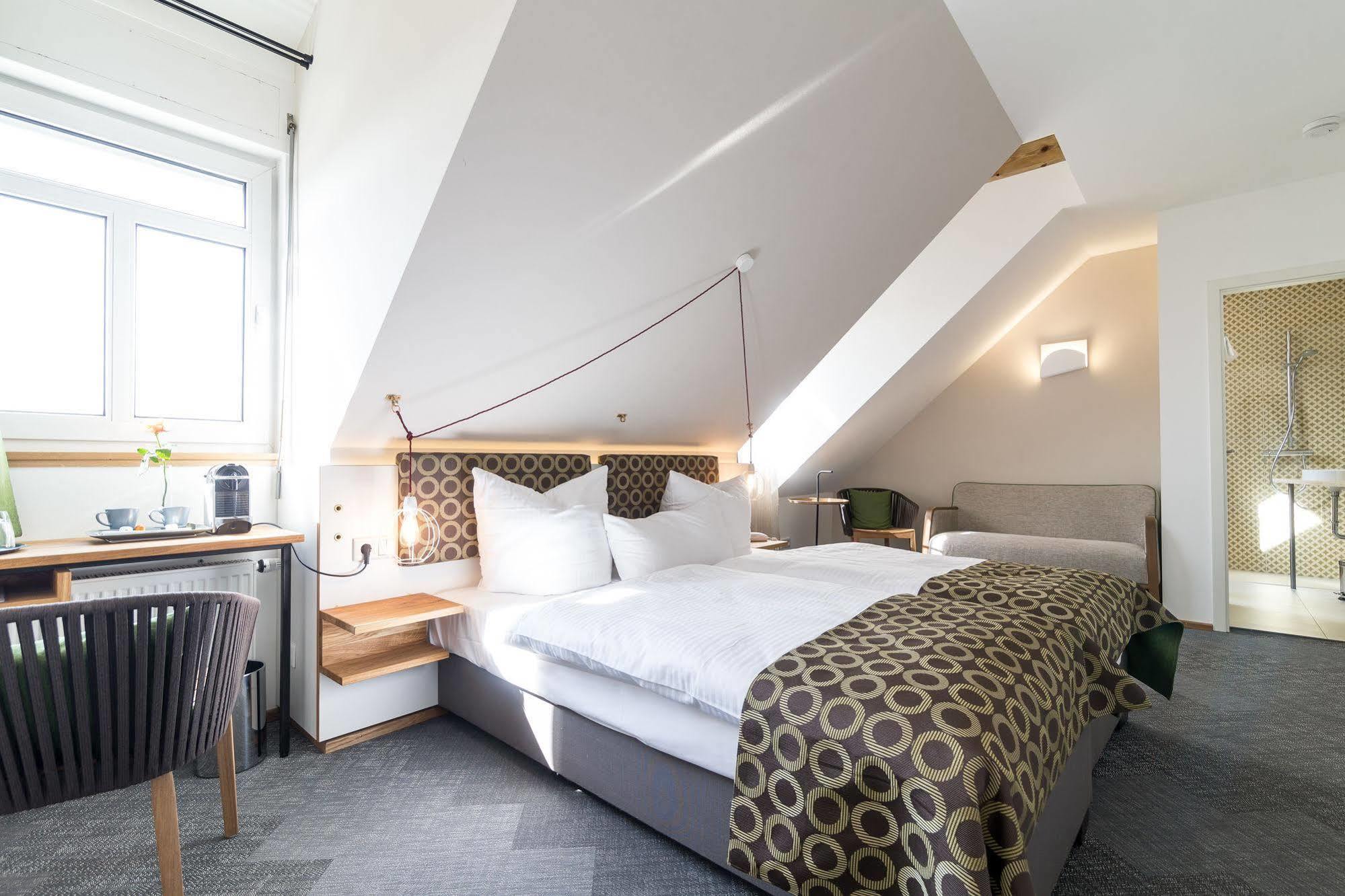 Hotel Schoene Aussicht Франкфурт-на-Майне Экстерьер фото
