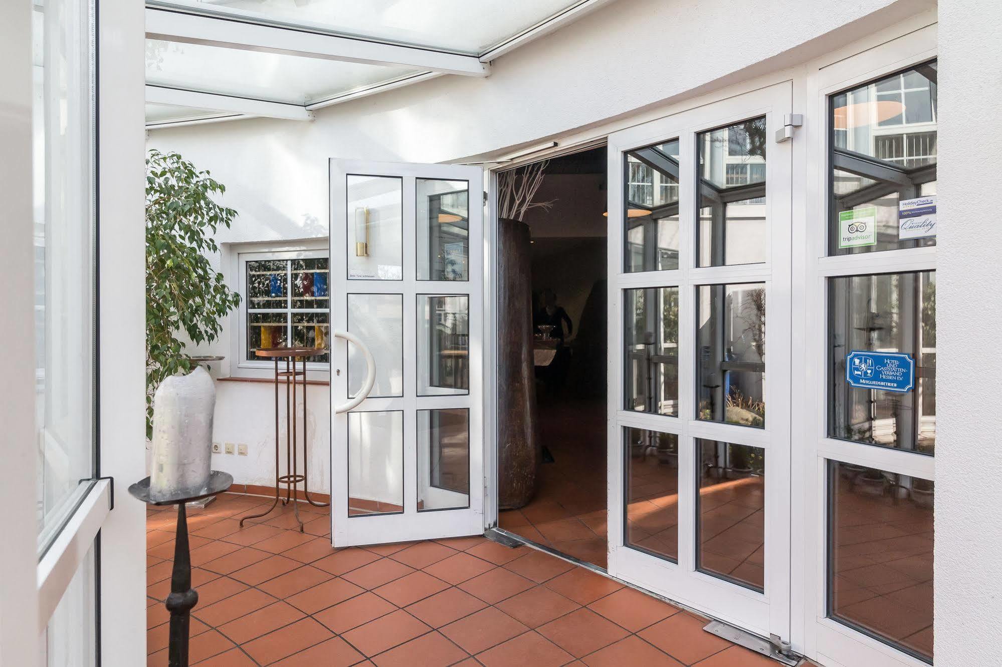 Hotel Schoene Aussicht Франкфурт-на-Майне Экстерьер фото